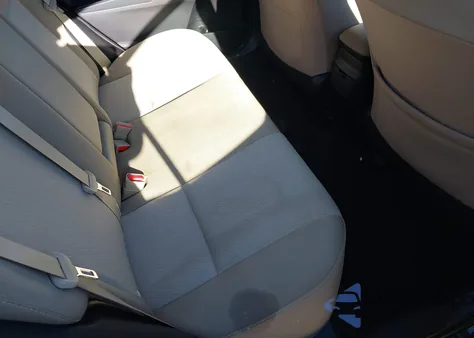 2016 Toyota Corolla Le z USA, uszkodzony, nr VIN 2T1BURHE2GC560328